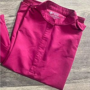Figs Dark Magenta Rafael top size M